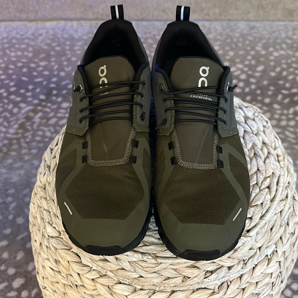 On Cloud mens - size 12.5